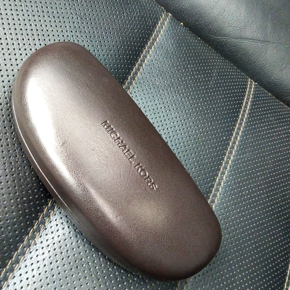 Michael Kors Glasses case - Picture 1 of 3